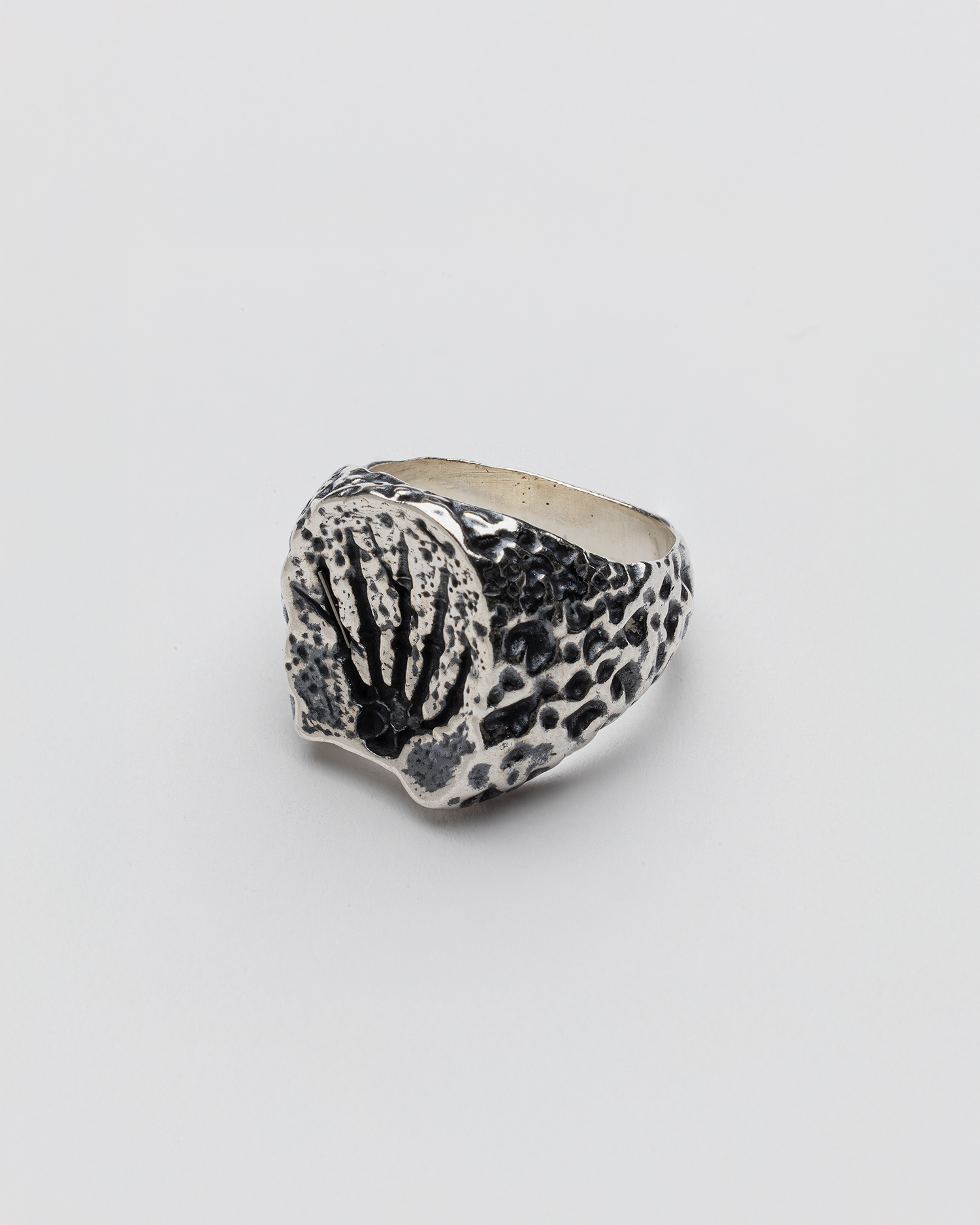 SKELETON HAND RING