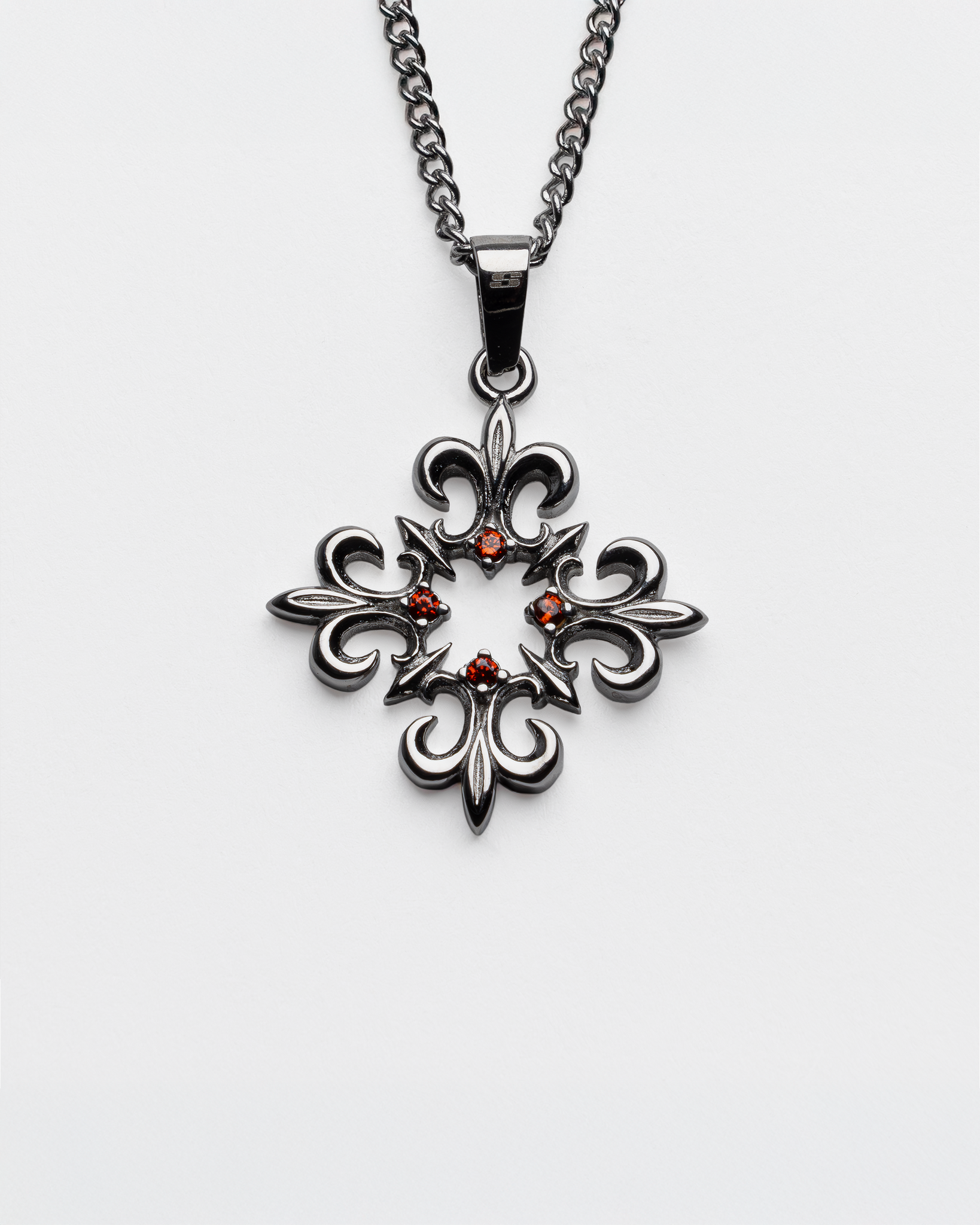 PIUS NECKLACE