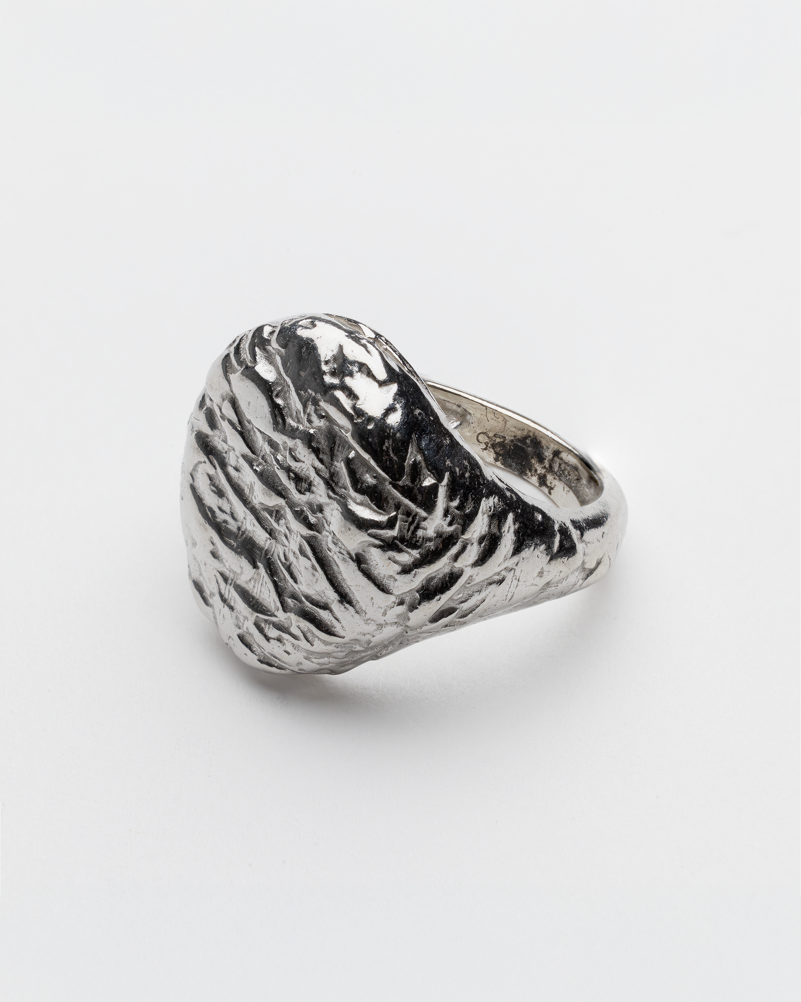 SHATTERED OVAL RING