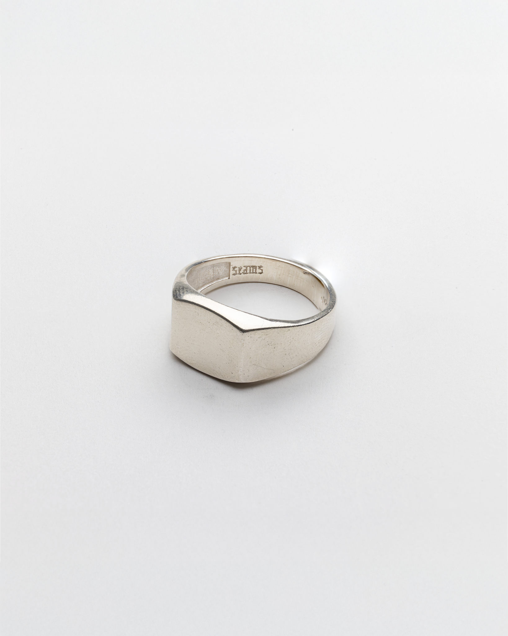 SIGNET RING