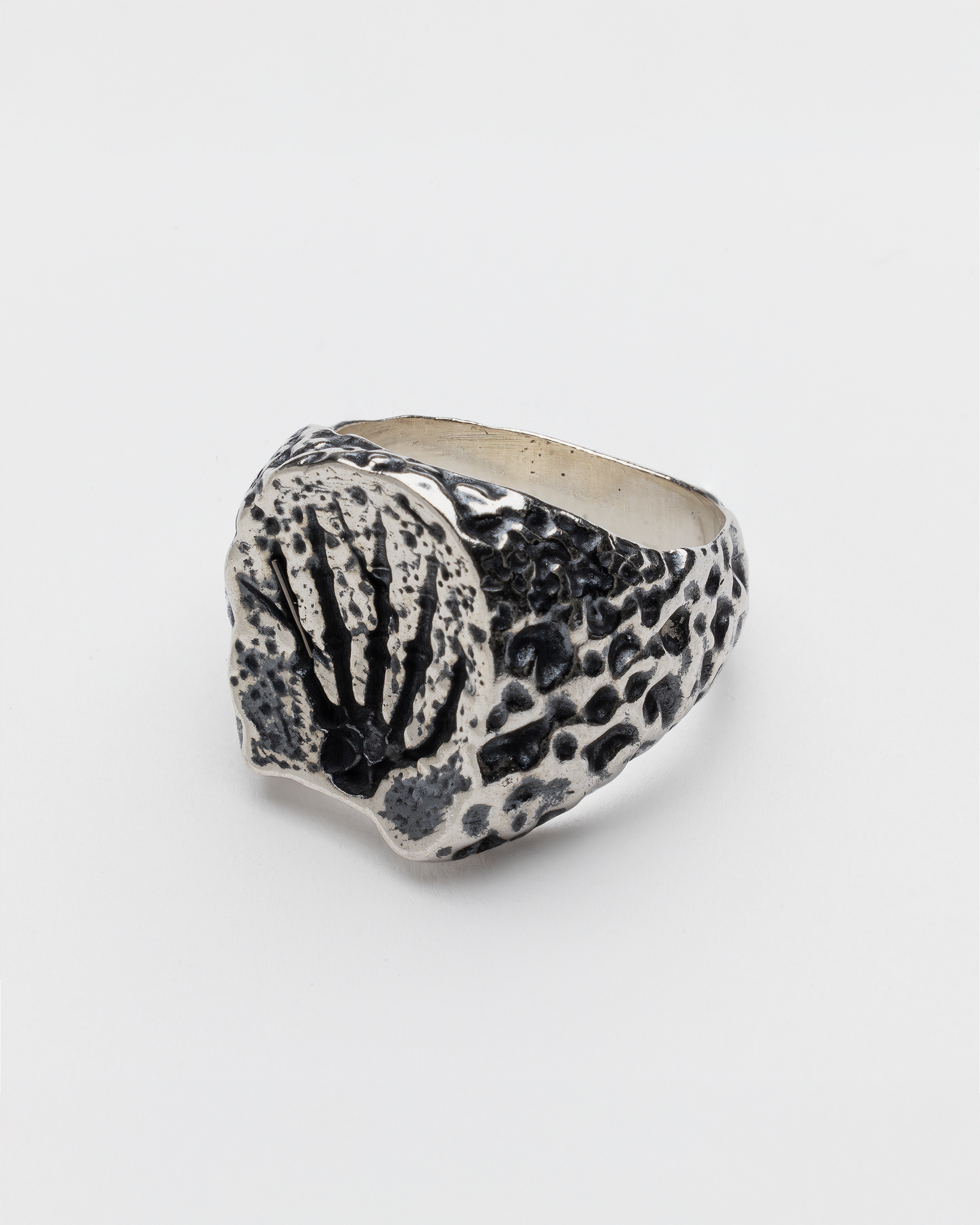 SKELETON HAND RING